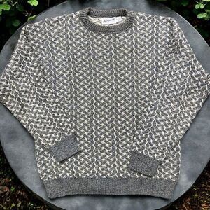 New Dimensions Vintage Gray Cream Crewneck Acrylic Sweater Men's Size Medium